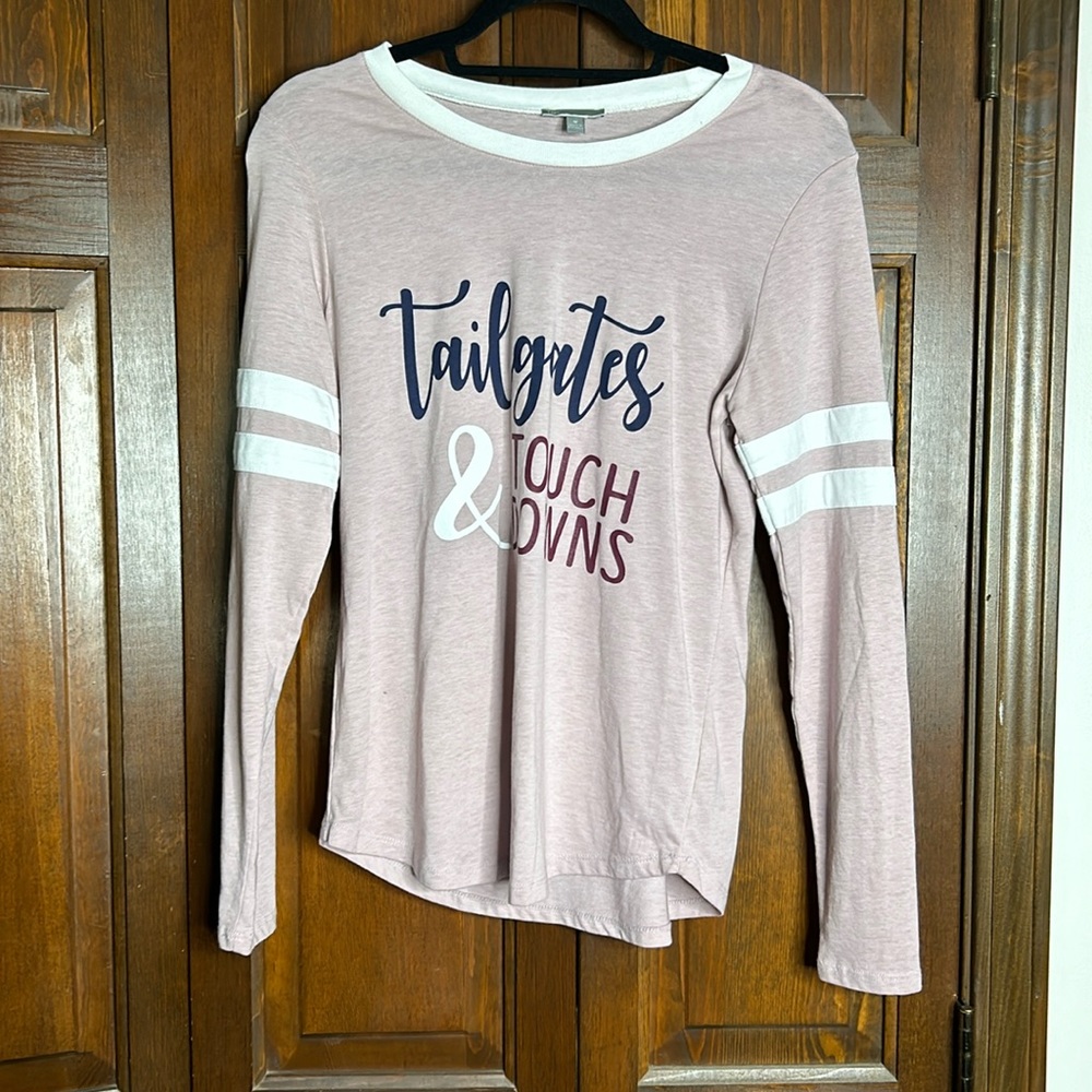 Tailgates & Touchdowns graphic tee long sleeve women’s size medium